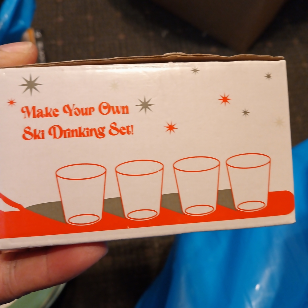 Ski Drinking Set Box